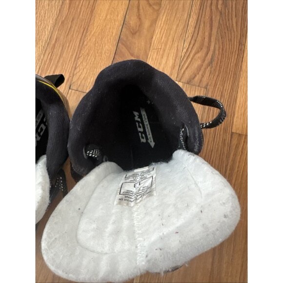 CCM Super Tacks 9370 Youth Hockey Skates Size 13 - Picture 2 of 10